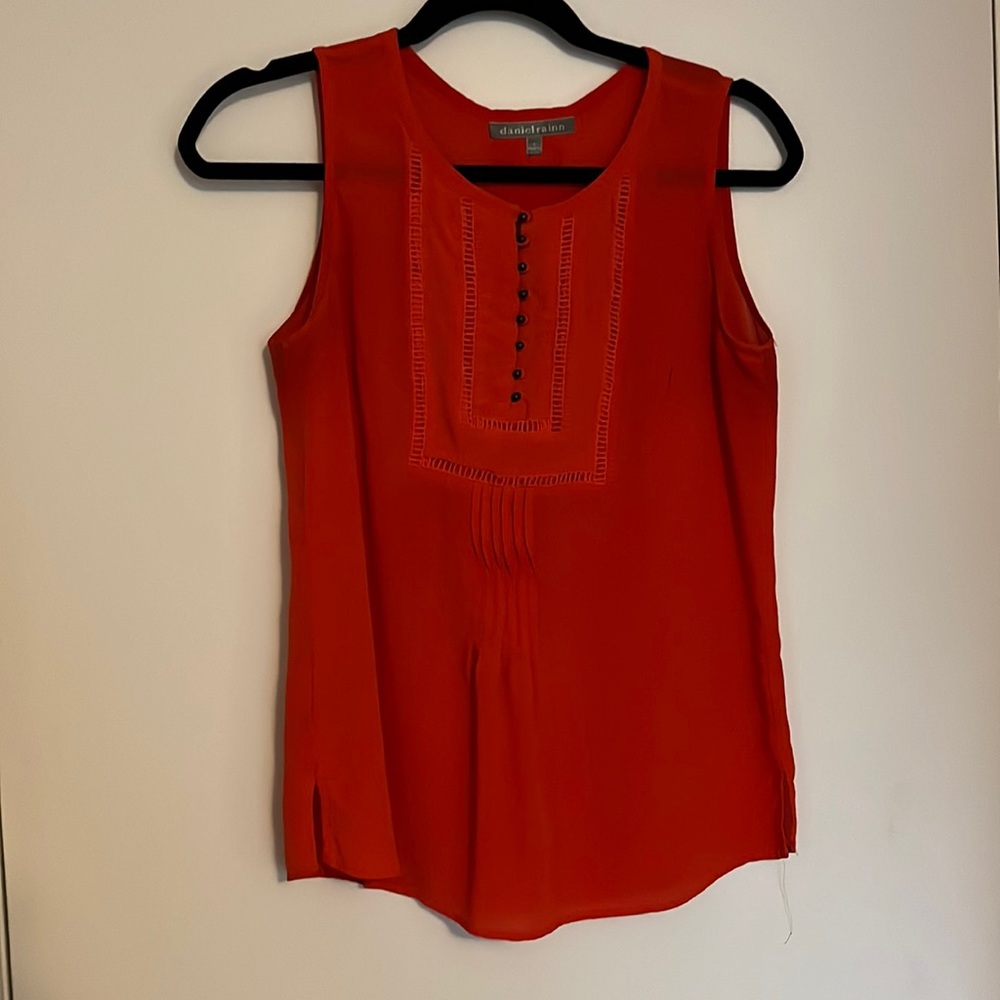 Daniel Rainn red silk sleeveless tank top, size small.